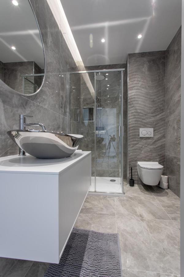 Taratta Apartment